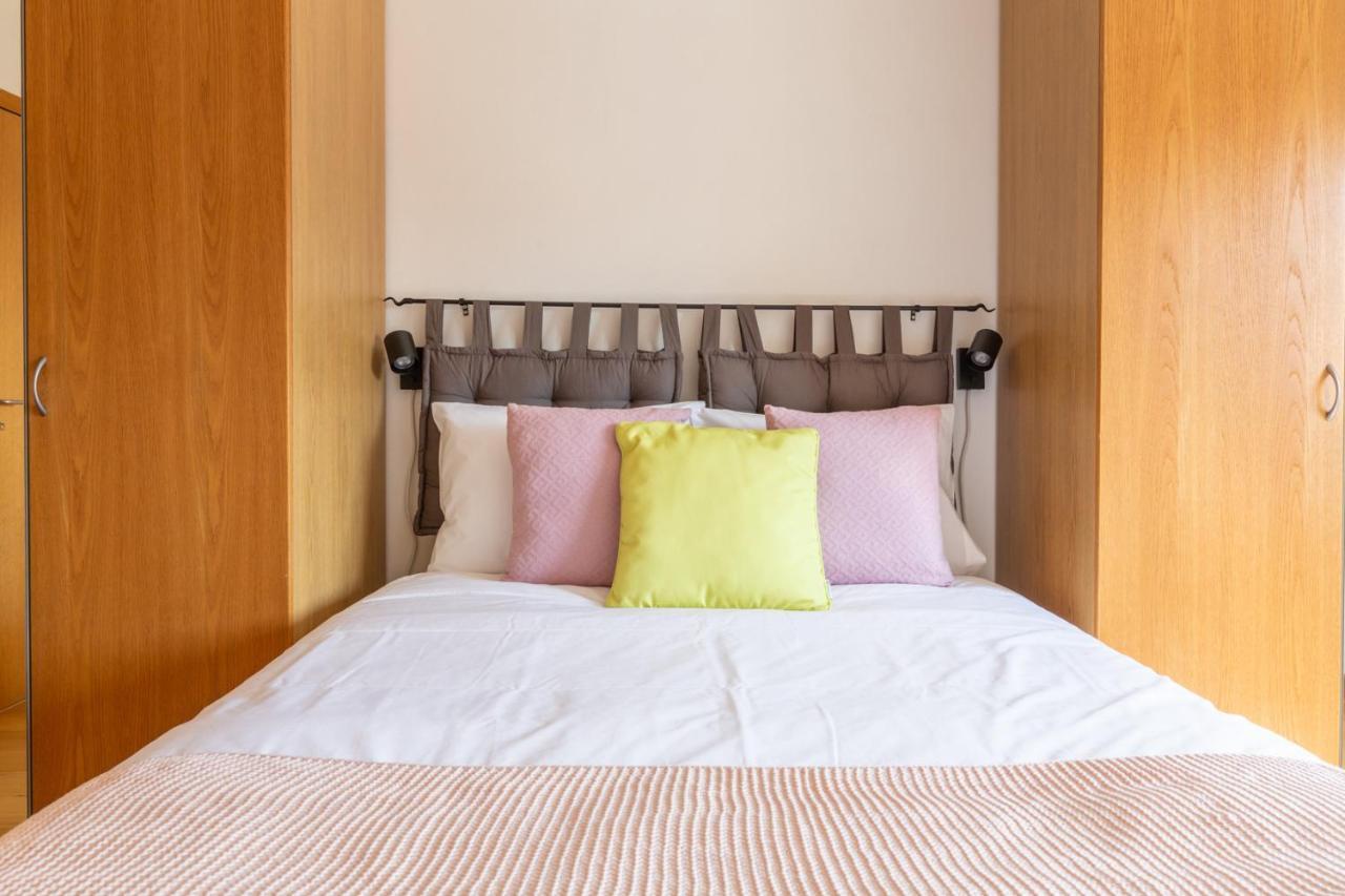 One Bedroom Apartment With Stunning River Views And Private Rooftop! Lisbon Luaran gambar