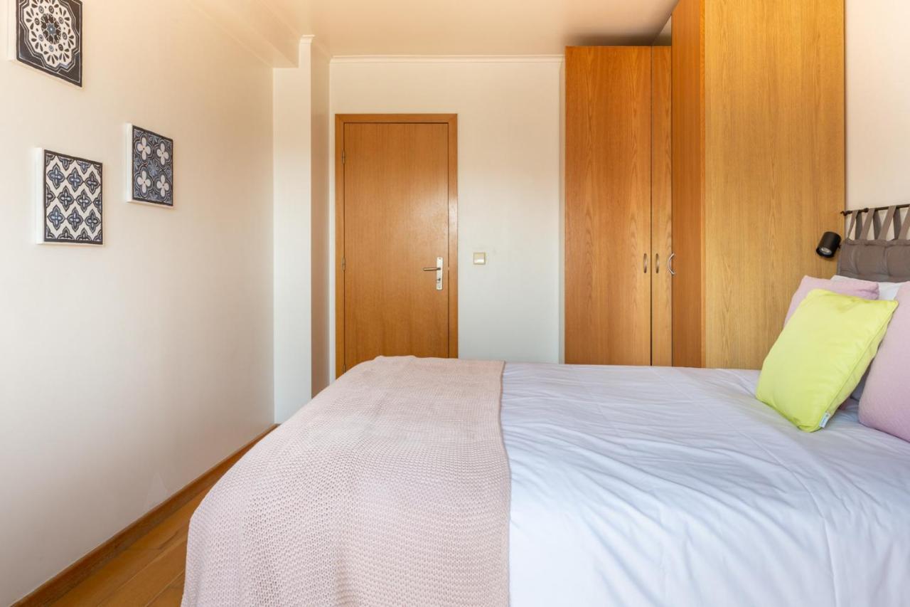 One Bedroom Apartment With Stunning River Views And Private Rooftop! Lisbon Luaran gambar
