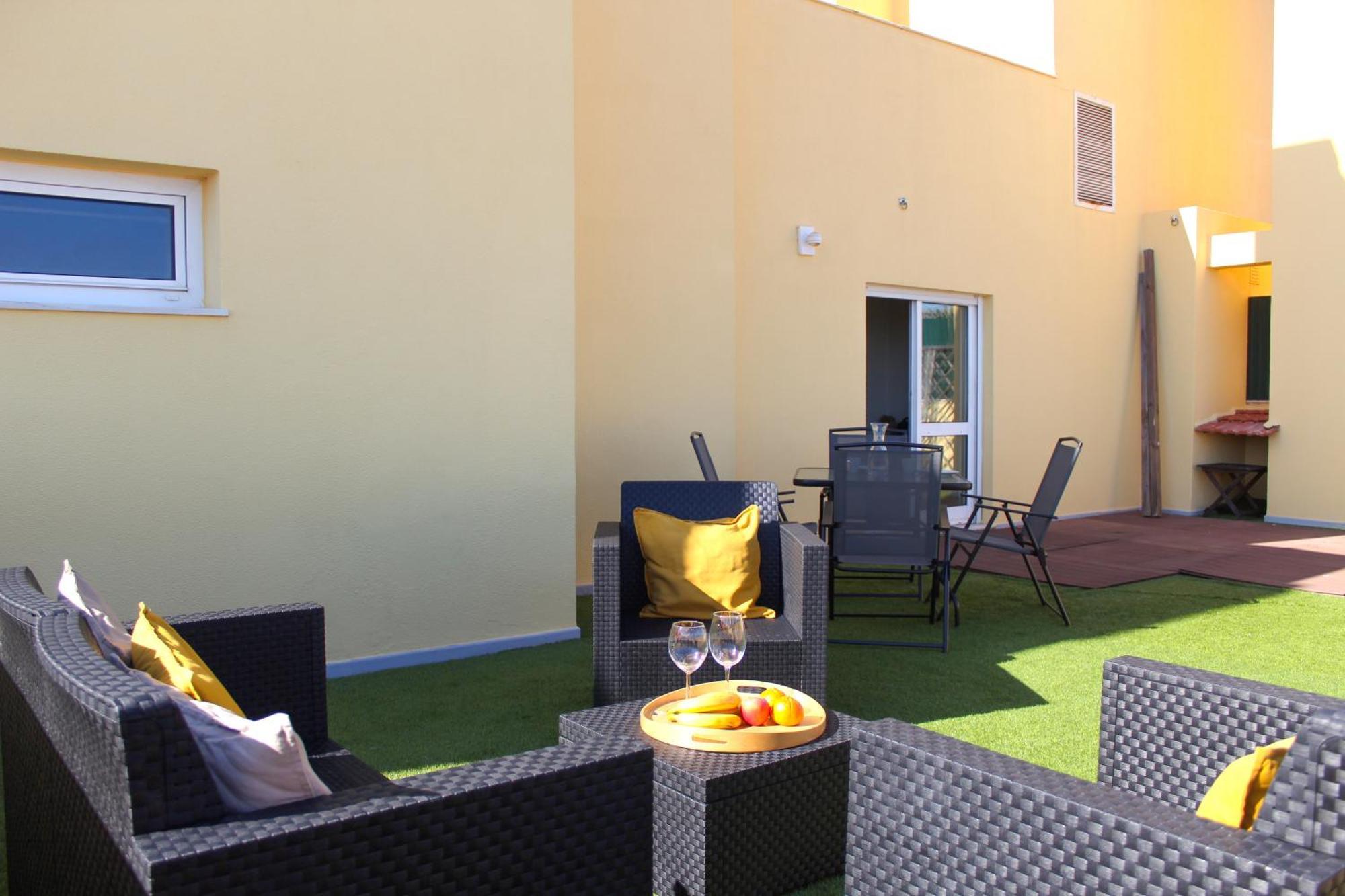 One Bedroom Apartment With Stunning River Views And Private Rooftop! Lisbon Luaran gambar